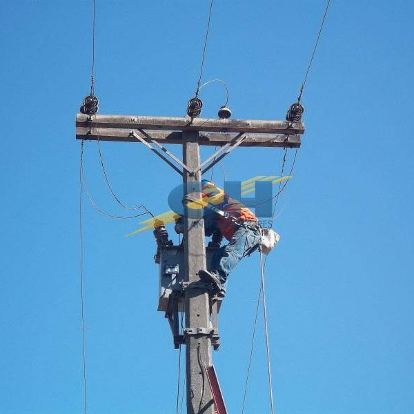 Servicios-Transformadores-CH-terreno-proyectos-montaje-de-equipo-compacto-de-medida-4ef2178824a911