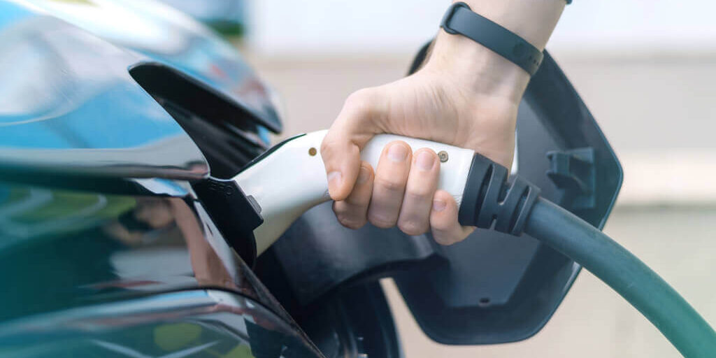 Abandonar los vehículos convencionales y apostar por la electromovilidad para 2035 Abandonar los vehículos convencionales y apostar por la electromovilidad para 2035