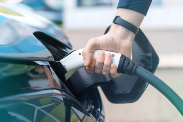 Abandonar los vehículos convencionales y apostar por la electromovilidad para 2035