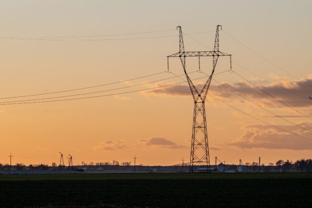 61 estudiantes reciben el certificado de instaladores eléctricos en Valparaíso